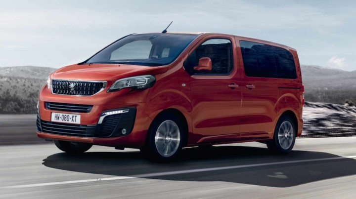 Peugeot-E-Traveller-véhicule-monospace-électrique-privas-ardeche