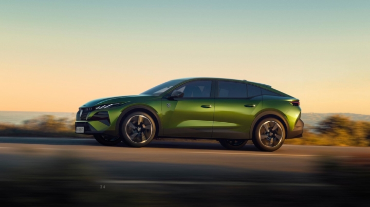 peugeot-E-408-voiture-électrique-privas-ardeche