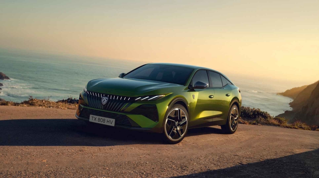 peugeot-E-408-voiture-électrique-privas-ardeche