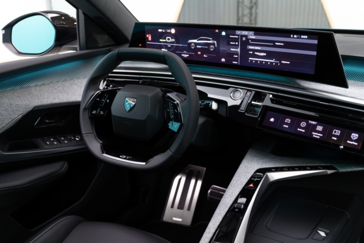 PEUGEOT_3008_valence_hybrid_drome_suv