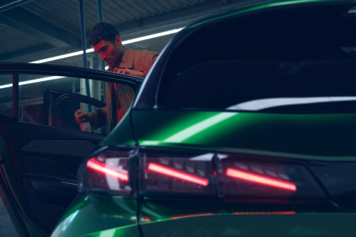 peugeot-308-privas-hybride-berline-ardèche