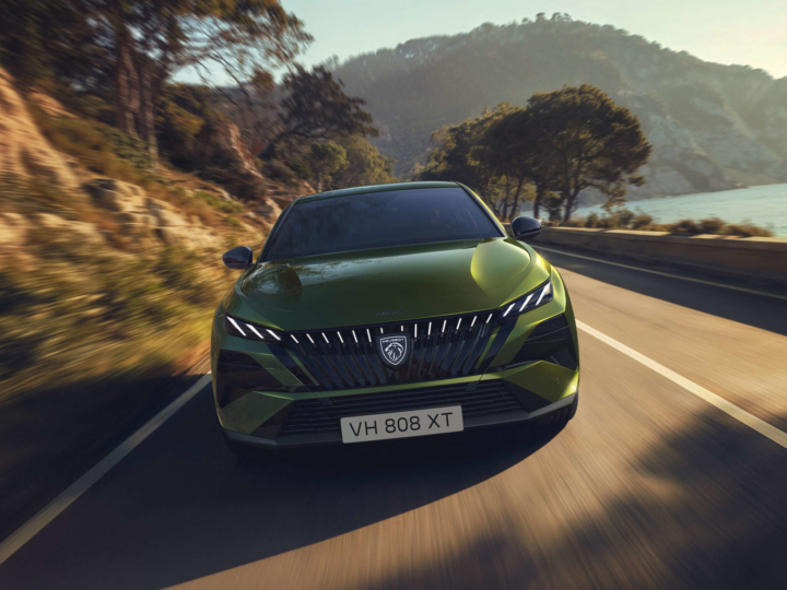 PEUGEOT_408_HYBRID_CITADINE_VALENCE_DROME