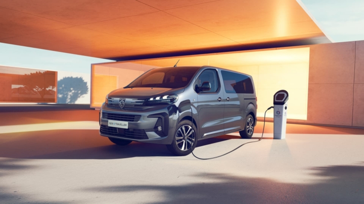 peugeot-traveller-monospace-familial-privas-ardeche-electrique