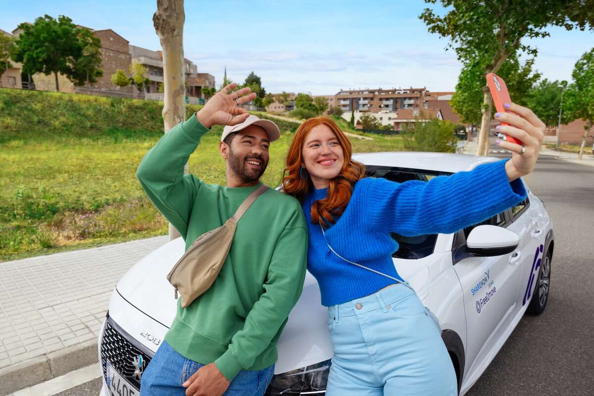 location-peugeot-selfie-couple-valence-ardeche-véhicules